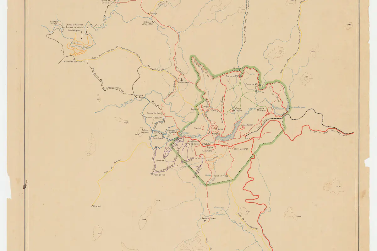 A 1942 map of tourist routes around Da Lat showing Xuan Huong Lake, the Ankroet falls, Dankia and the Prenn road
