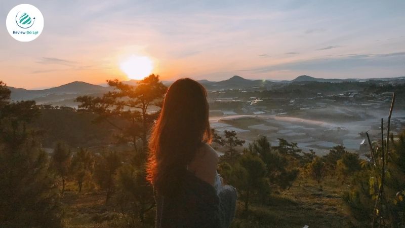 Chiêm ngưỡng bình minh và hoàng hôn thơ mộng tại đồi Đa Phú