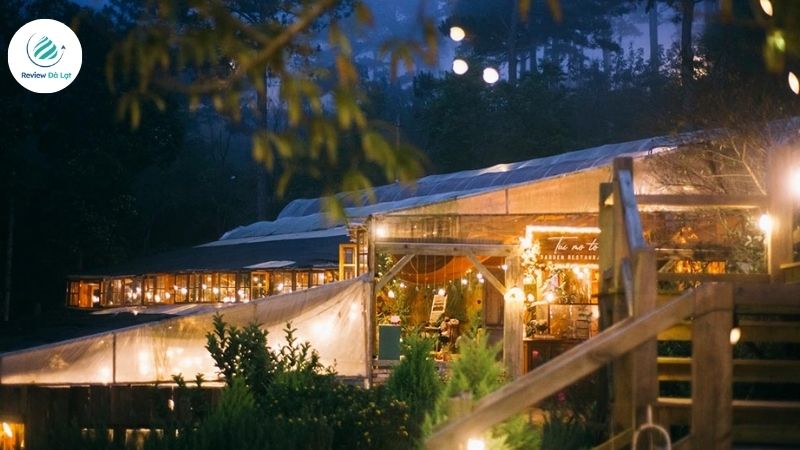 Đêm về lắng đọng trong âm nhạc và ánh đèn
