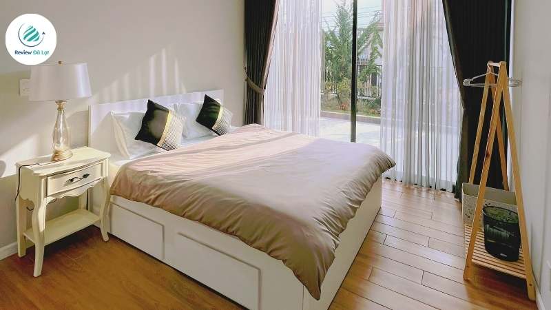Một căn phòng đầy đủ tiện nghi của homestay Hai Ả