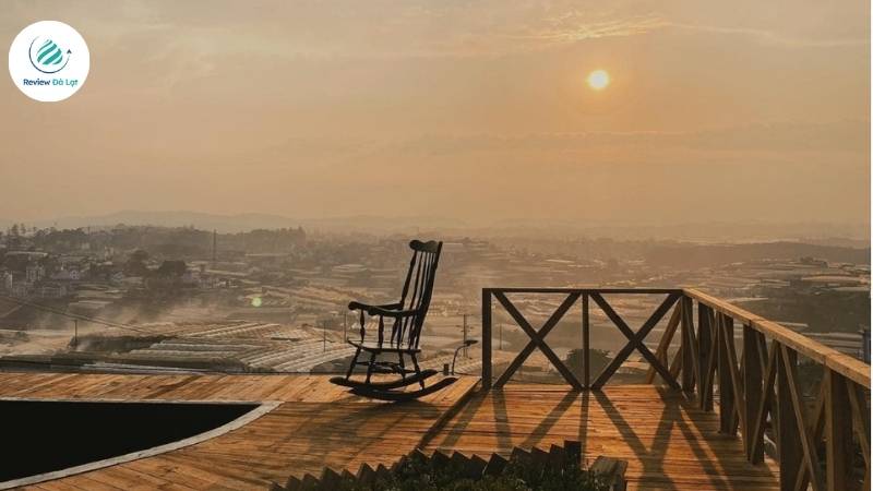 Hoàng hôn đẹp nhất khoảng 16h30–17h30