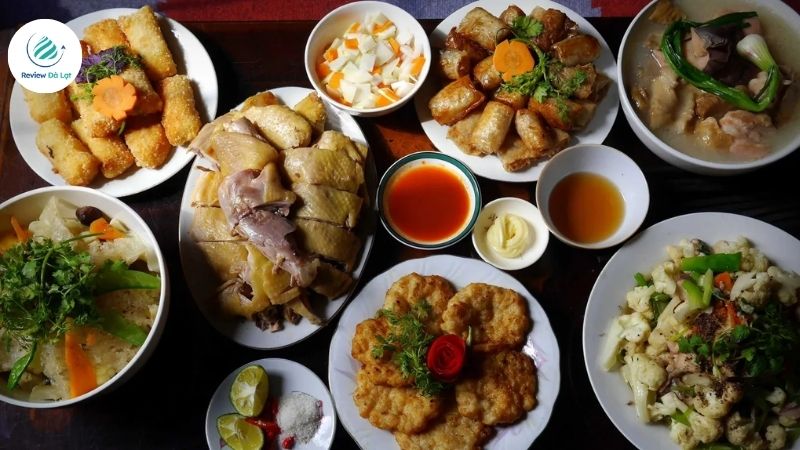 phượng hoàng cổ trấn đà lạt​