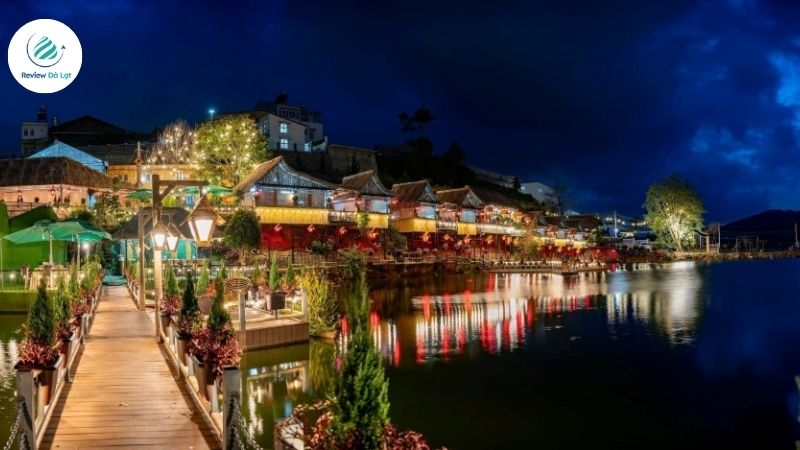 phượng hoàng cổ trấn đà lạt​
