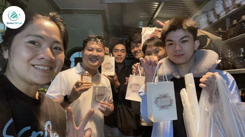 Một số mẫu rượu ngon tại Cơ sở sản xuất rượu cần Hòa Bình - Đà Lạt