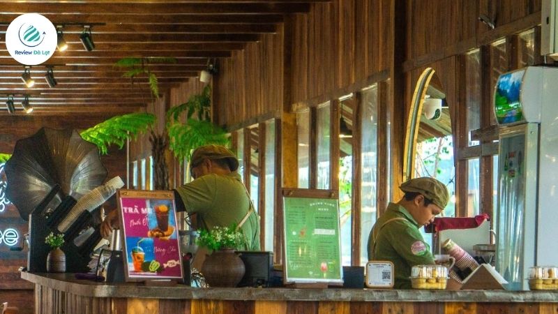 tiệm cà phê Chạng Vạng