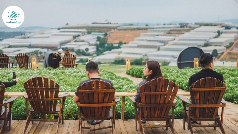 tiệm cà phê Chạng Vạng