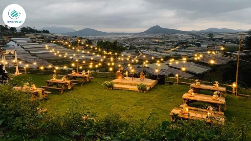 Tiệm cafe Túi mơ to nổi tiếng gần quán 20 Forest BBQ & More