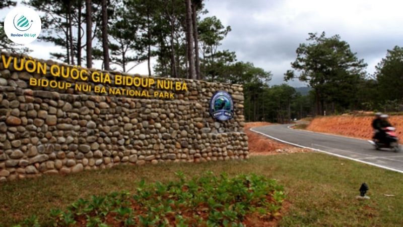 Vườn quốc gia Bidoup là một trong những vườn quốc gia lớn nhất Việt NamVườn quốc gia Bidoup là một trong những vườn quốc gia lớn nhất Việt Nam
