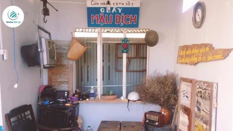 Khu vực quầy Mậu Dịch phục vụ khách du lịch tại homestay