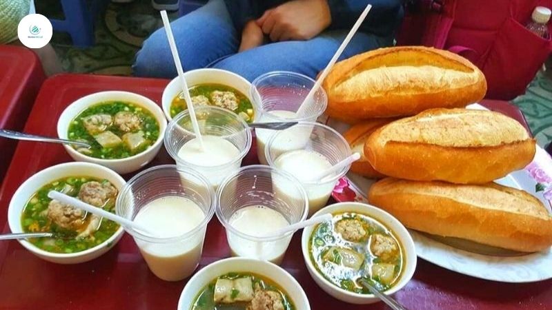 Bánh mì xíu mại Hoàng Diệu