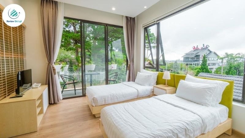 Đặt vé và khách sạn sớm để tránh cháy phòng