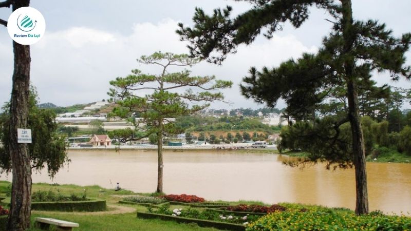 Mang theo gì khi đến hồ Than Thở?