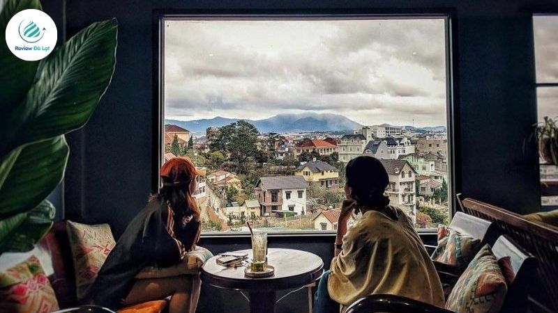 Không gian yên tĩnh ở Up Coffee Đà Lạt