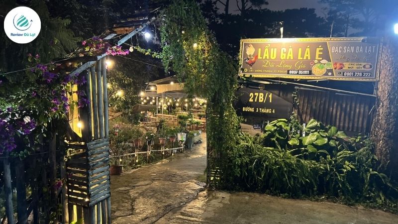 Khung cảnh thơ mộng tại ẩu gà lá é Đồi Lộng Gió
