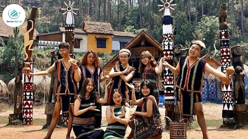 Thuê trang phục dân tộc chụp hình thả ga