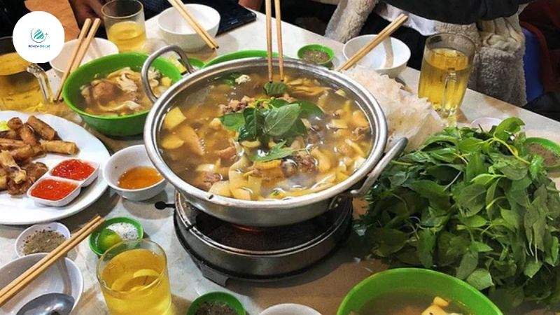 Lẩu Gà Lá É Tao Ngộ