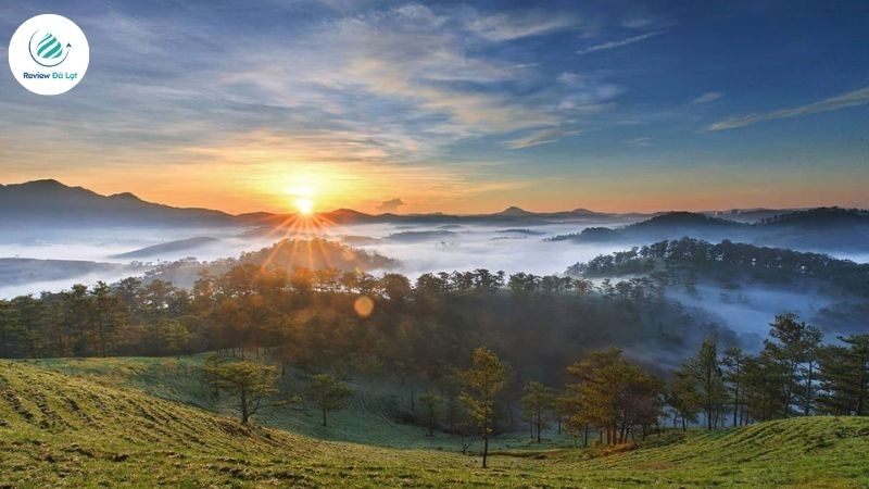 Địa điểm ngắm hoàng hôn Đà Lạt: Đồi Du Sinh