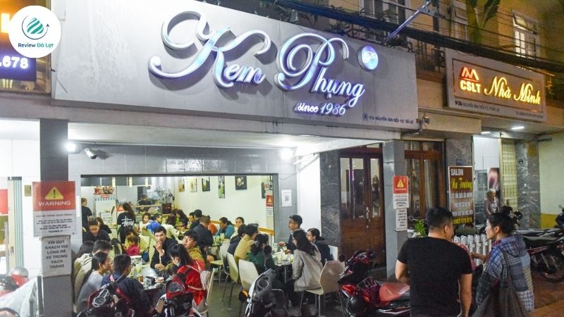 Quán kem bơ Phụng – Giá rẻ bất ngờ, vị ngon vượt mong đợi