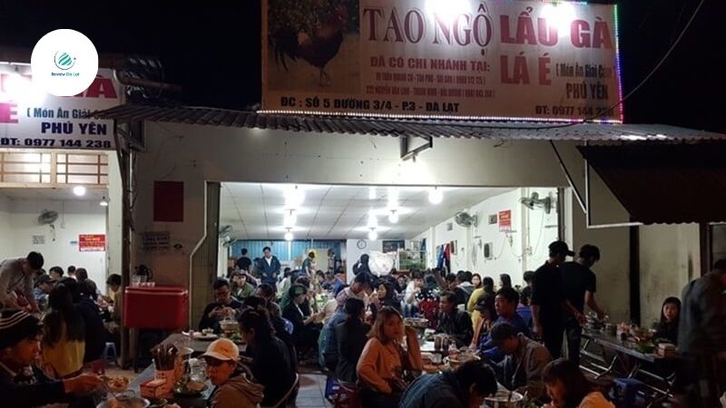 Quán lẩu gà lá é Tao Ngộ