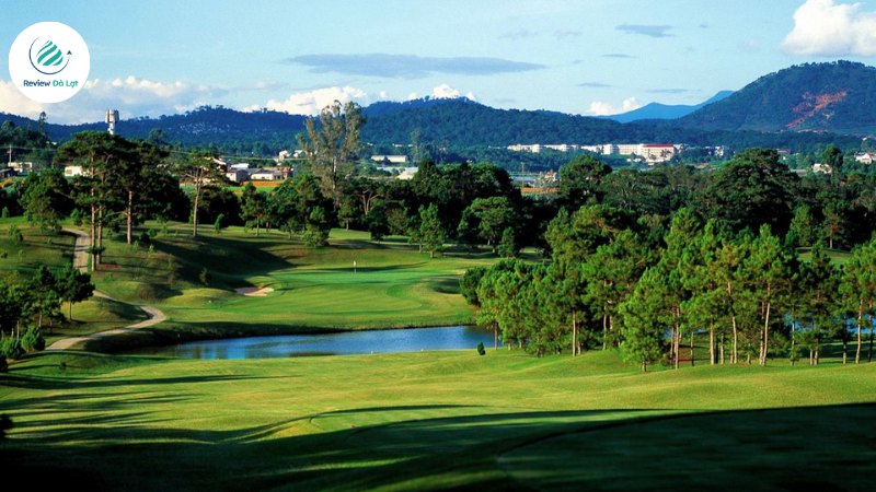 Kiến trúc Pháp đặc trưng, Clubhouse mang hơi thở hoài cổ