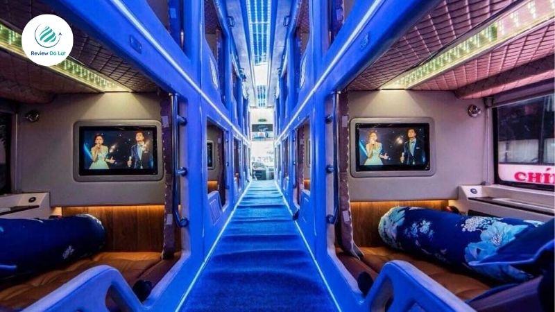 Bến xe miền đông tấp nập khách du lịch tới Đà Lạt trong thời gian cao điểm