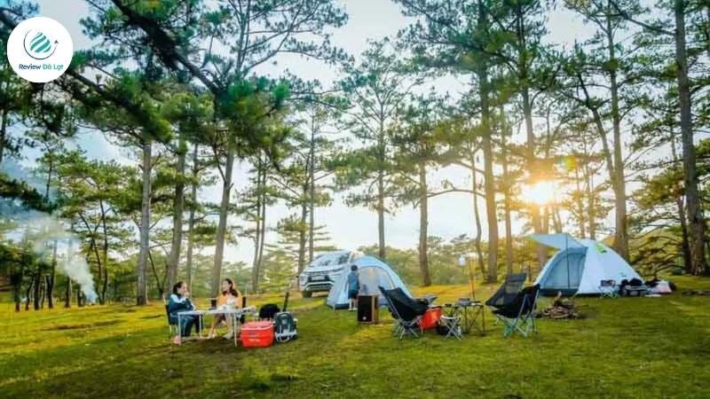 Dựng lều giữa rừng, đón bình minh yên bình